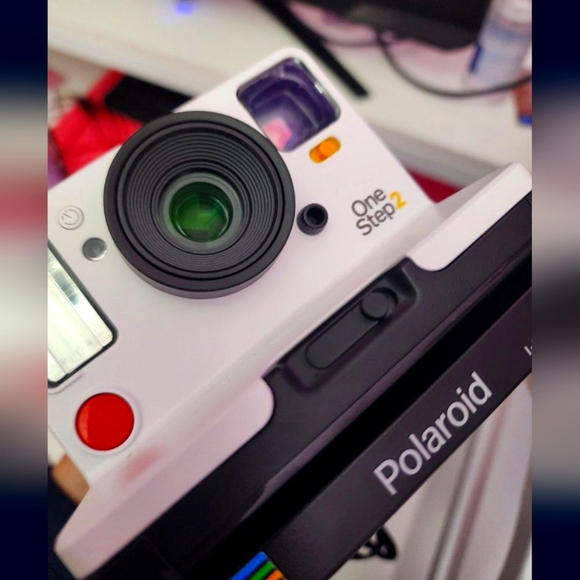 Polaroid One step 2 camera - Picture 1 of 3